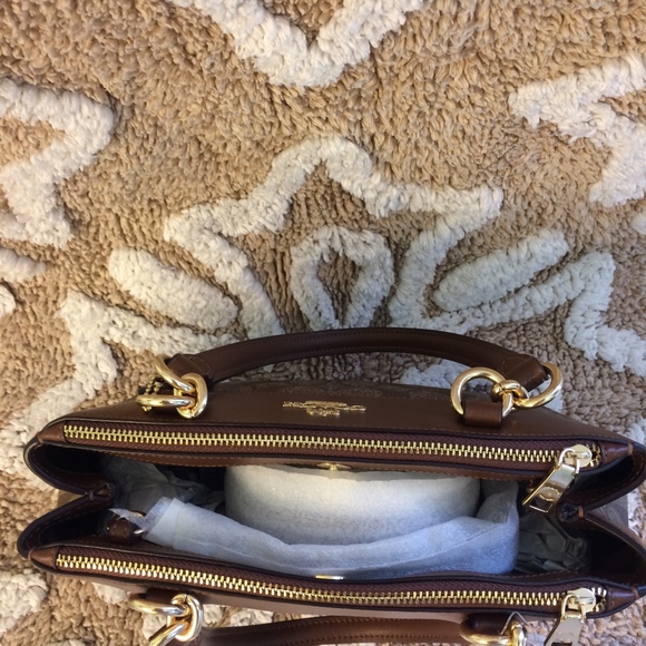 NWT COACH MINI BROOKE CARRYALL - Picture 5 of 6